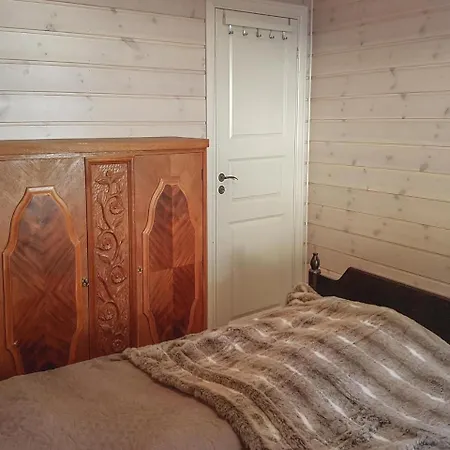 Дом отдыха Five Bedroom Holiday In Рена